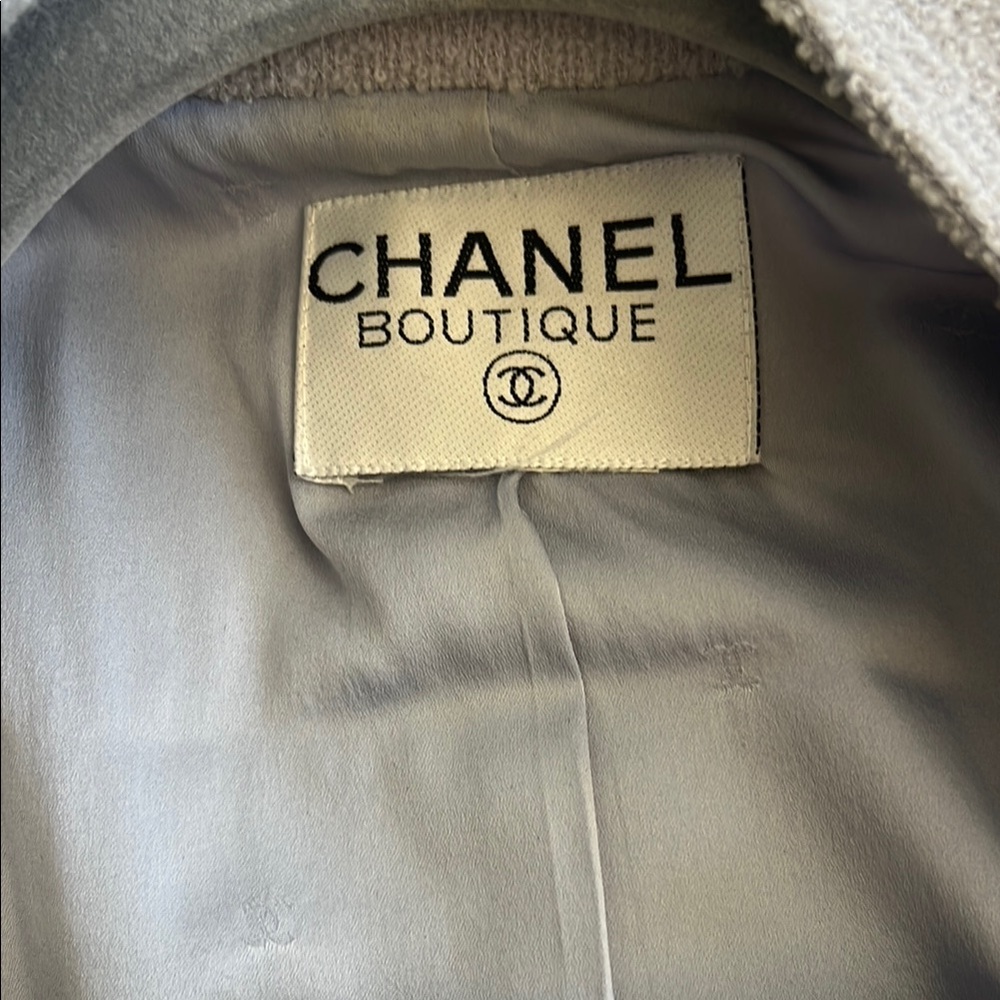 Chanel boucle jacket vintage - Picture 4 of 7